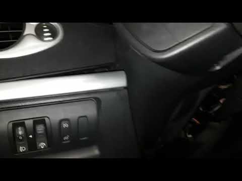 Accéder à tous les fusibles sur Clio 3